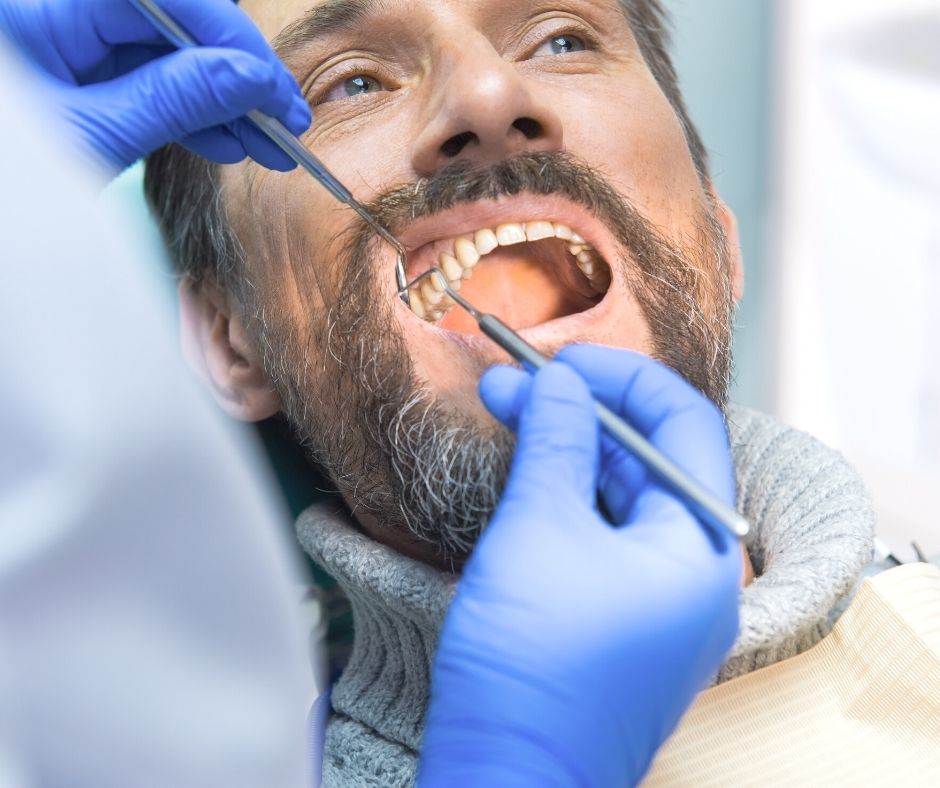 Tipos de implantes dentales: ¿cuál es el más adecuado para ti?